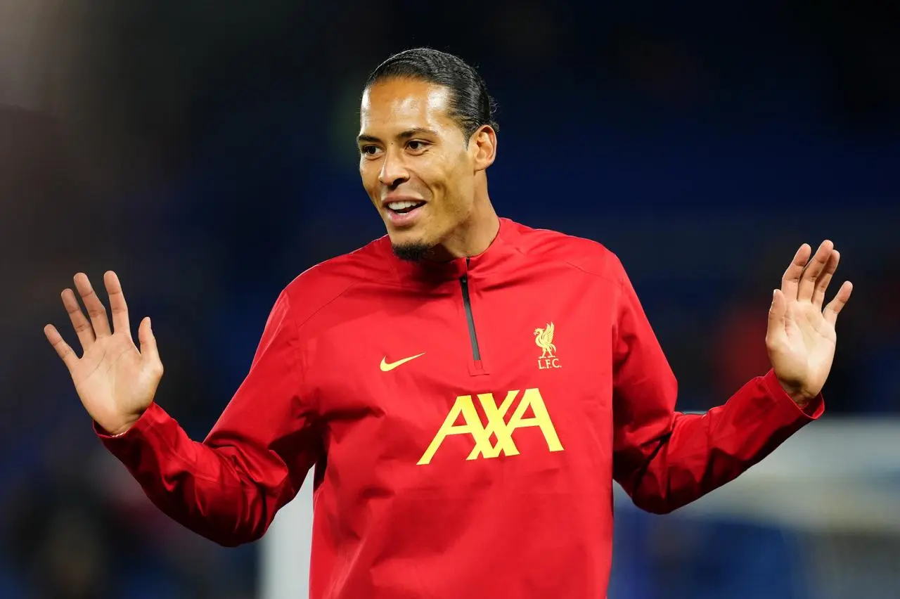 Liverpool’s Virgil van Dijk warming up 