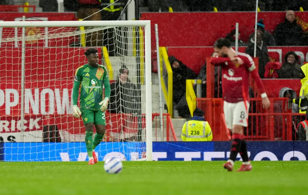 Andre Onana reacts to Ipswich's second goal