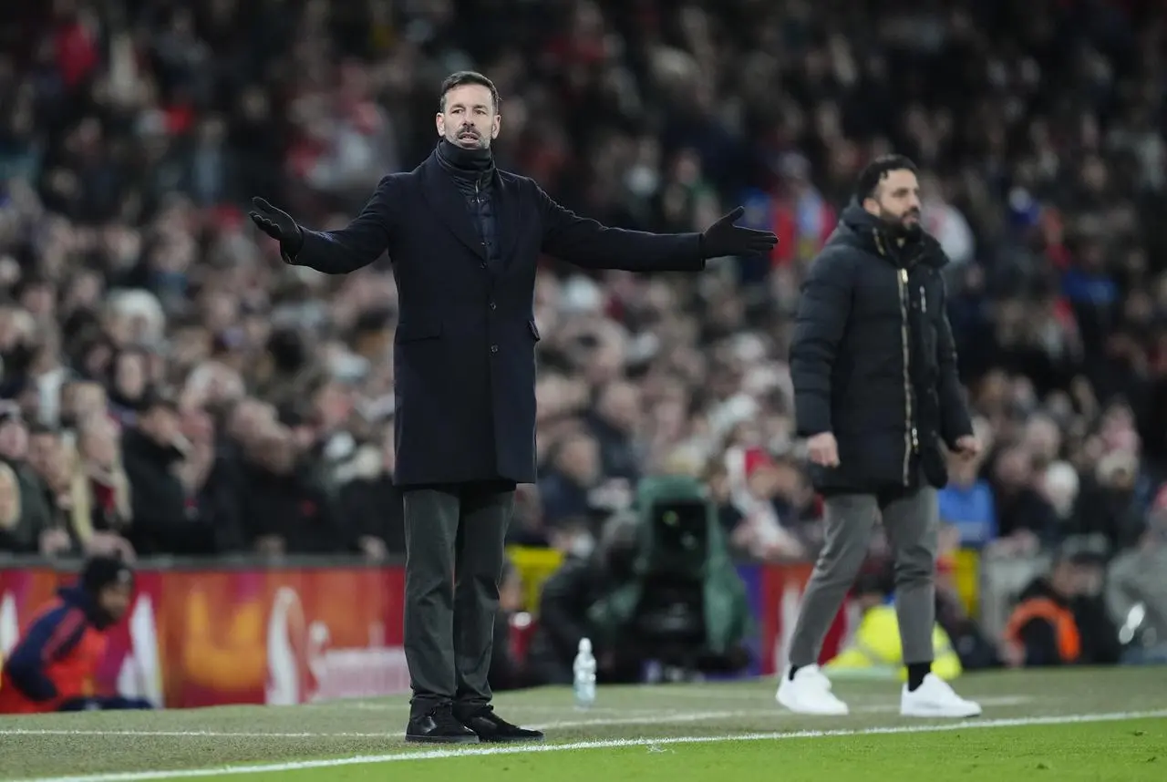 Leicester boss Ruud van Nistelrooy (left) and Manchester United counterpart Ruben Amorim on the touchline at Old Trafford