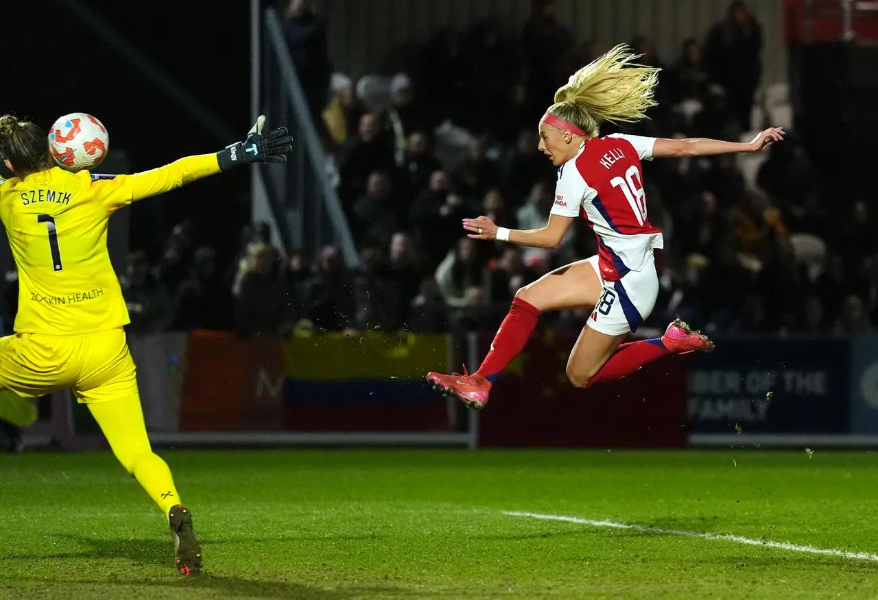 Chloe Kelly fires in Arsenal's opener