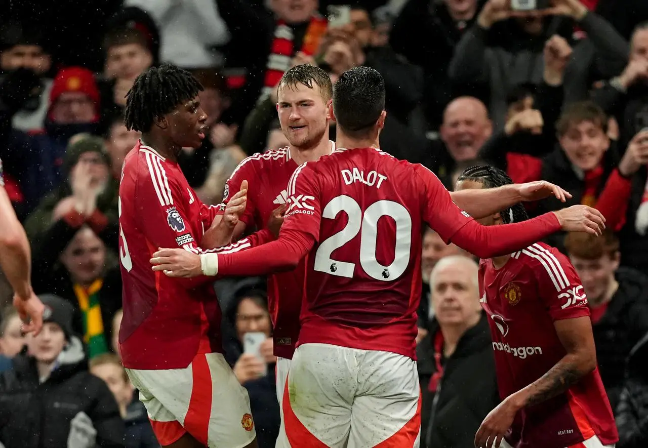 Manchester United players celebrate