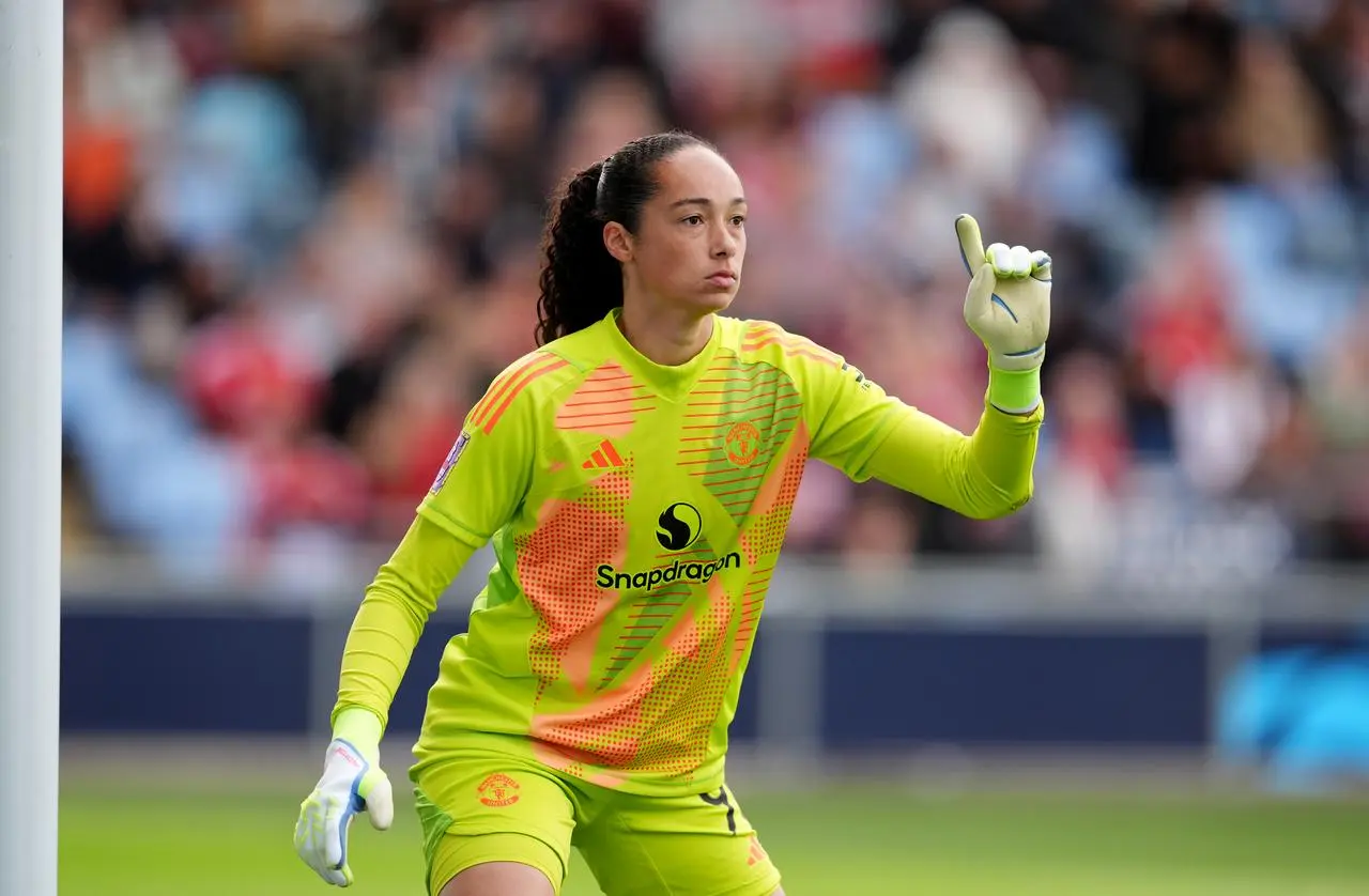 Phallon Tullis-Joyce pointing