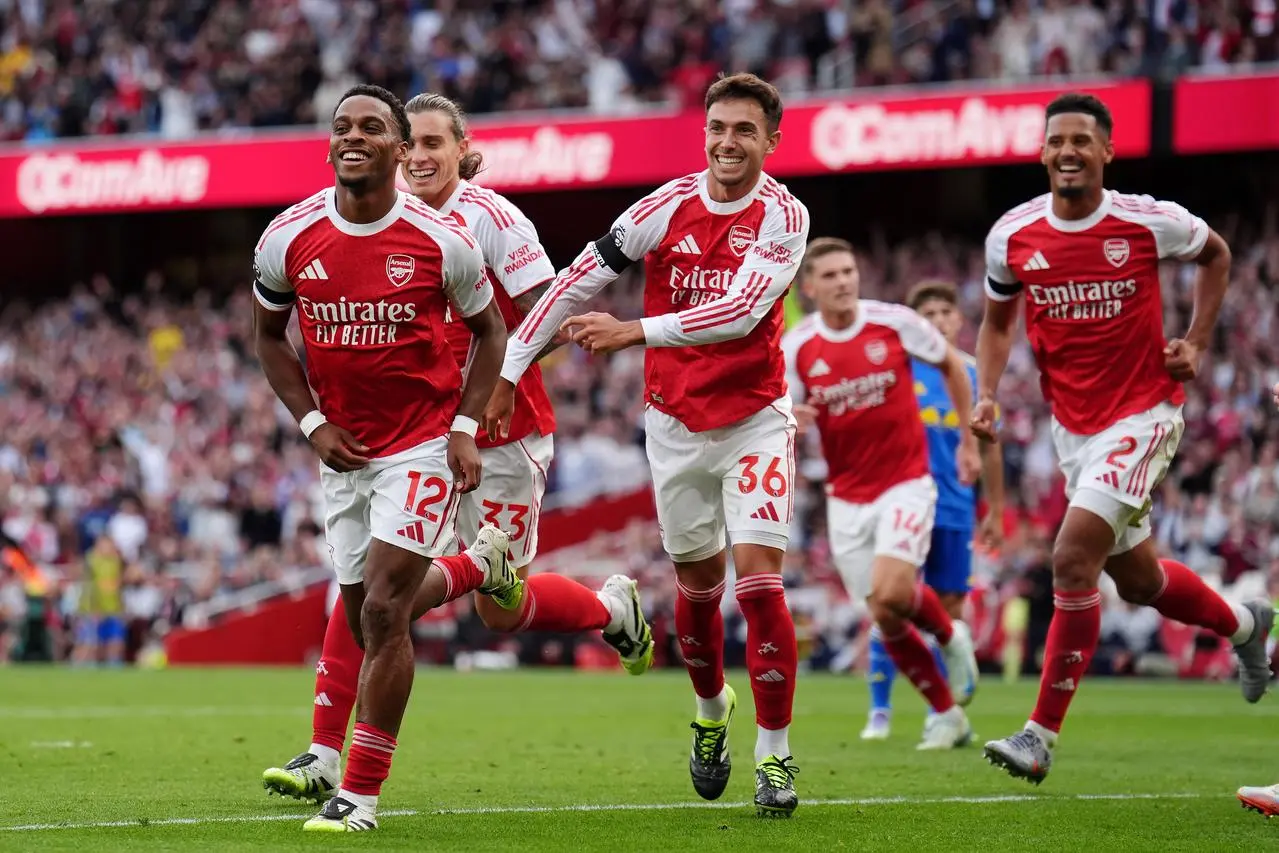 Arsenal players celebrate