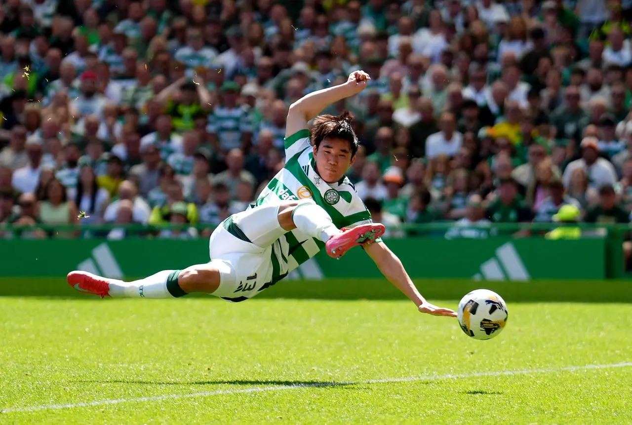 Yang Hyun-jun shoots at goal against St Mirren,