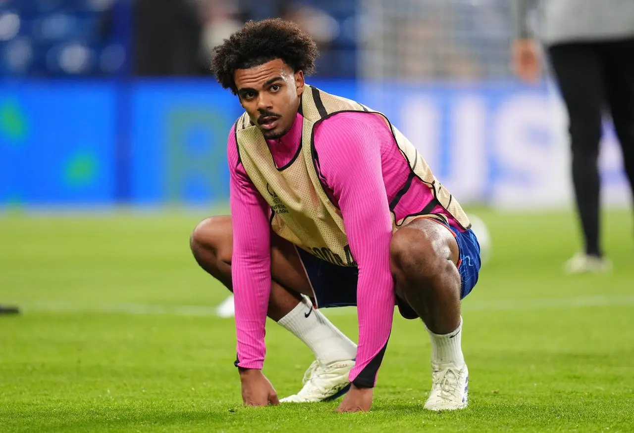 Renato Veiga warms up for Chelsea