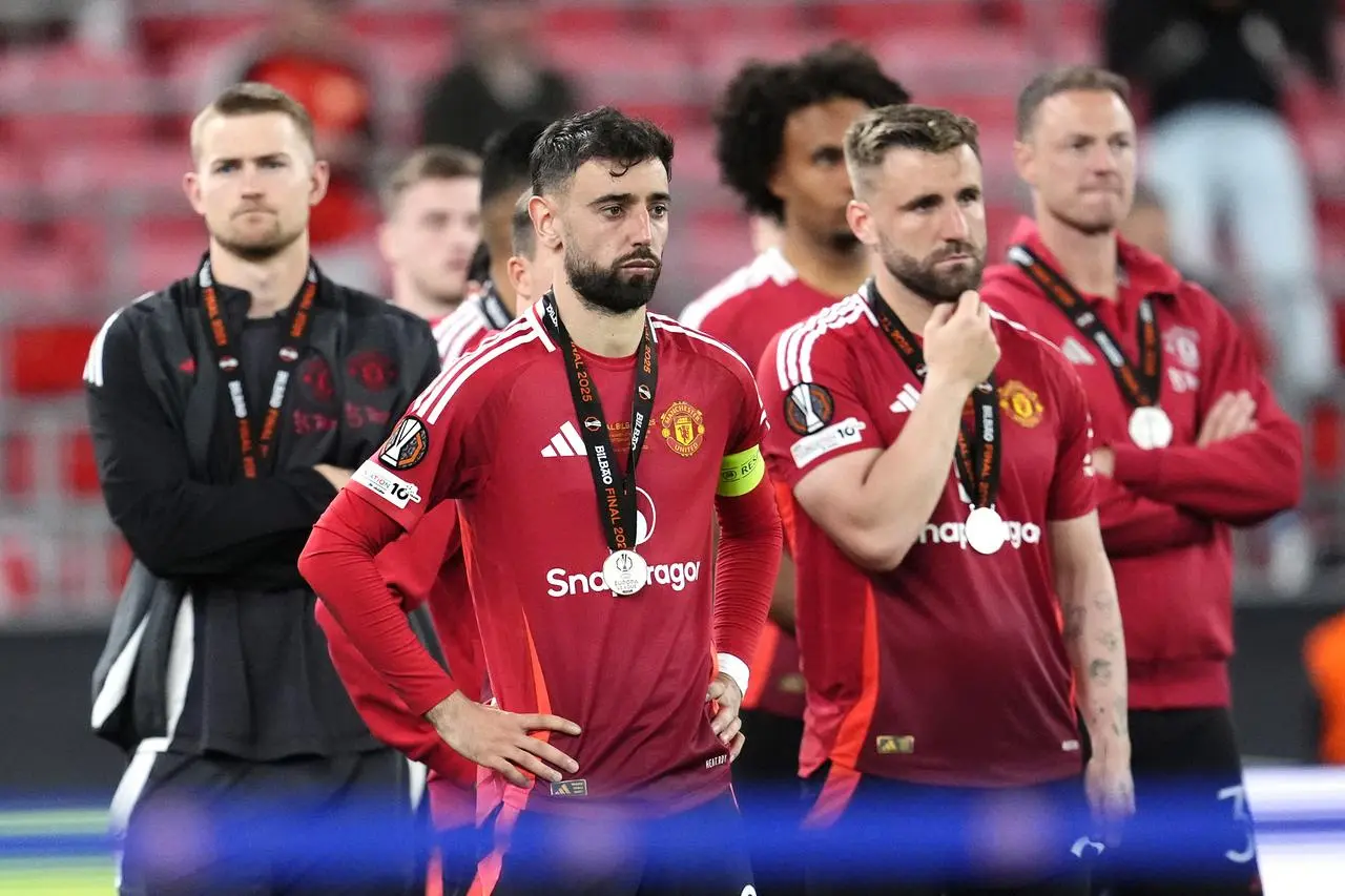 Bruno Fernandes and his Manchester United team-mates after the Europa League final defeat by Tottenham