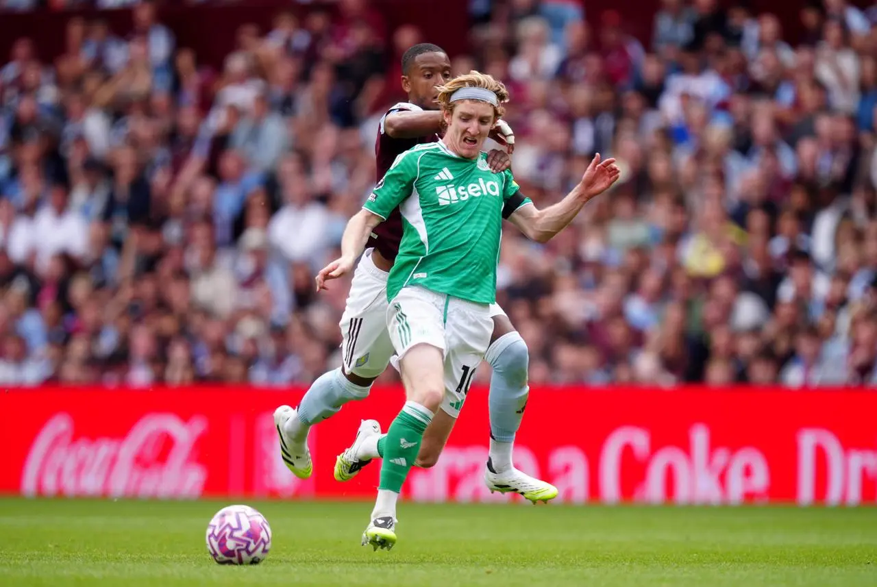 Anthony Gordon in action for Newcastle