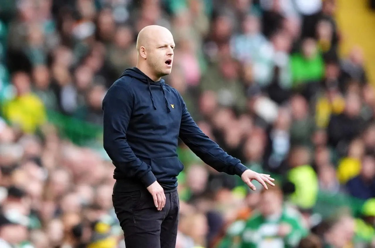 Steven Naismith on the sidelines