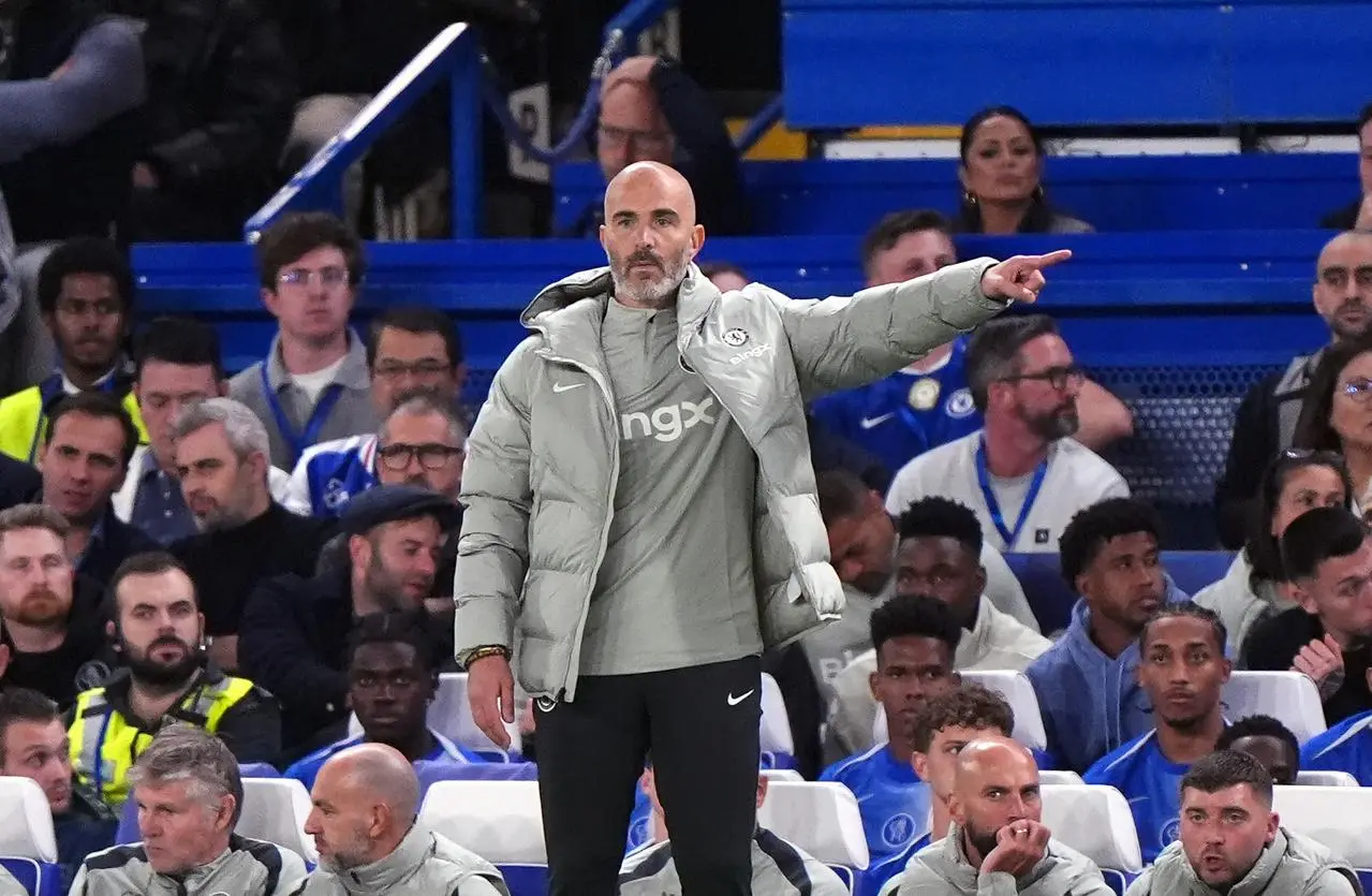 Enzo Maresca points the way to his Chelsea players