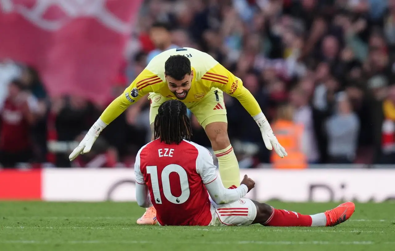 Eberechi Eze with David Raya