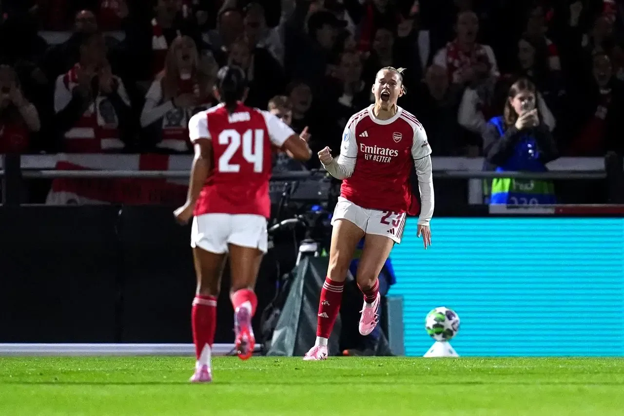 Arsenal’s Alessia Russo celebrates scoring