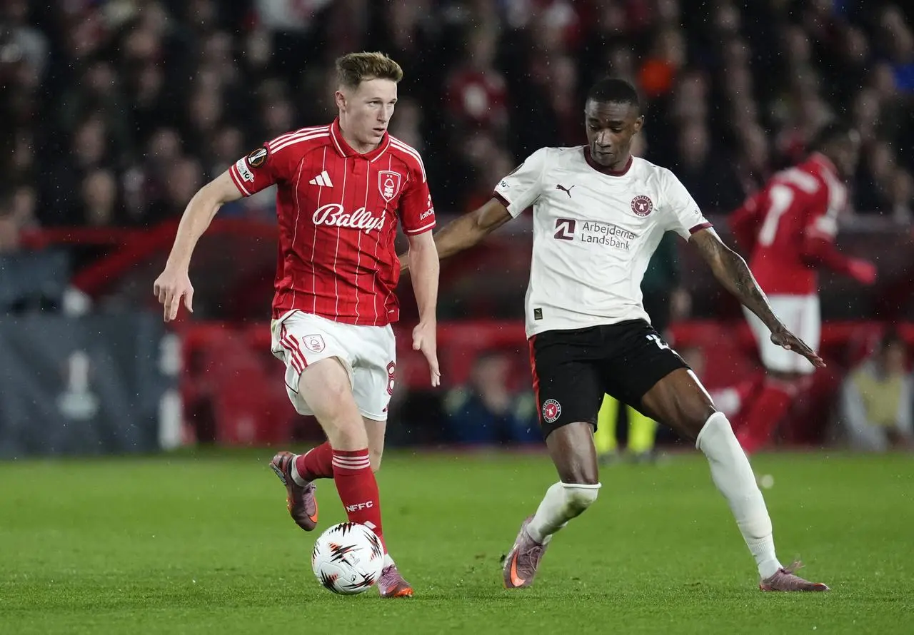 Nottingham Forest’s Elliot Anderson (left) and Midtjylland’s Denil Castillo battle for the ball
