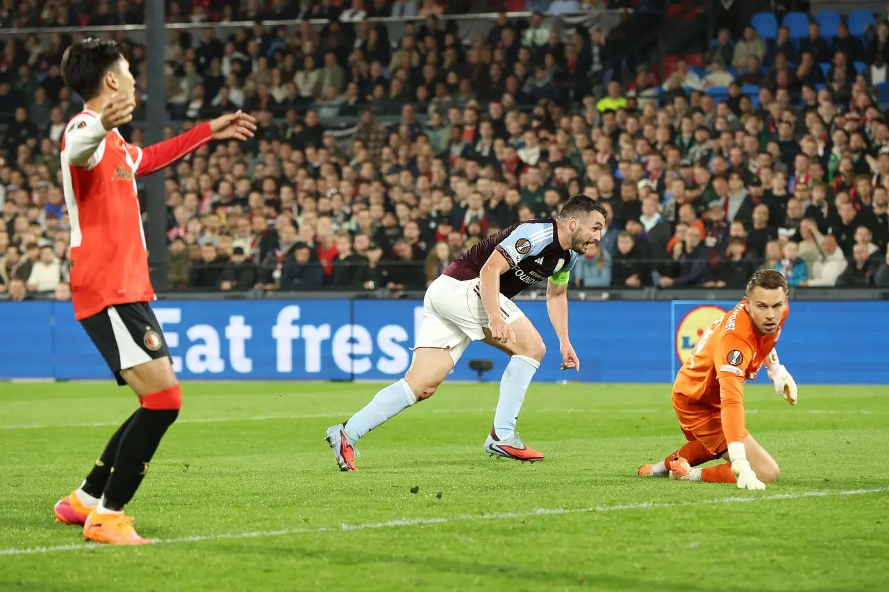 John McGinn scores for Aston Villa against Feyenoord