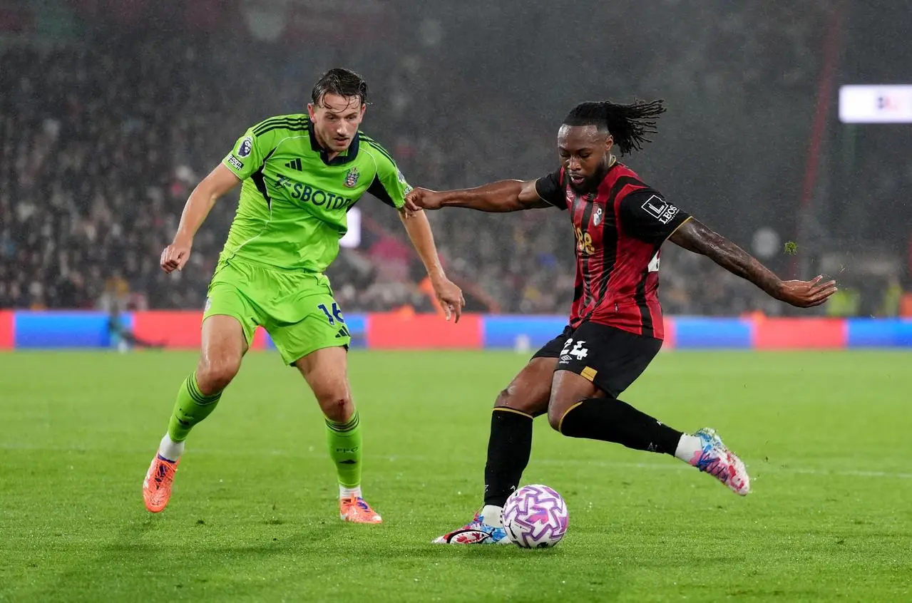 Antoine Semenyo shoots for Bournemouth against Fulham