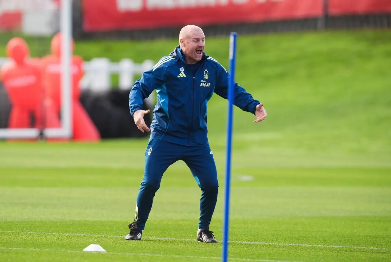 Sean Dyche takes Nottingham Forest training