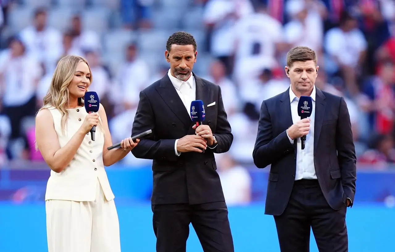 Rio Ferdinand (centre) and Steven Gerrard (right)