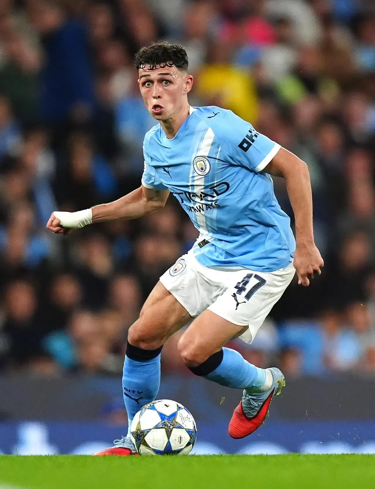Manchester Cit's Phil Foden in action