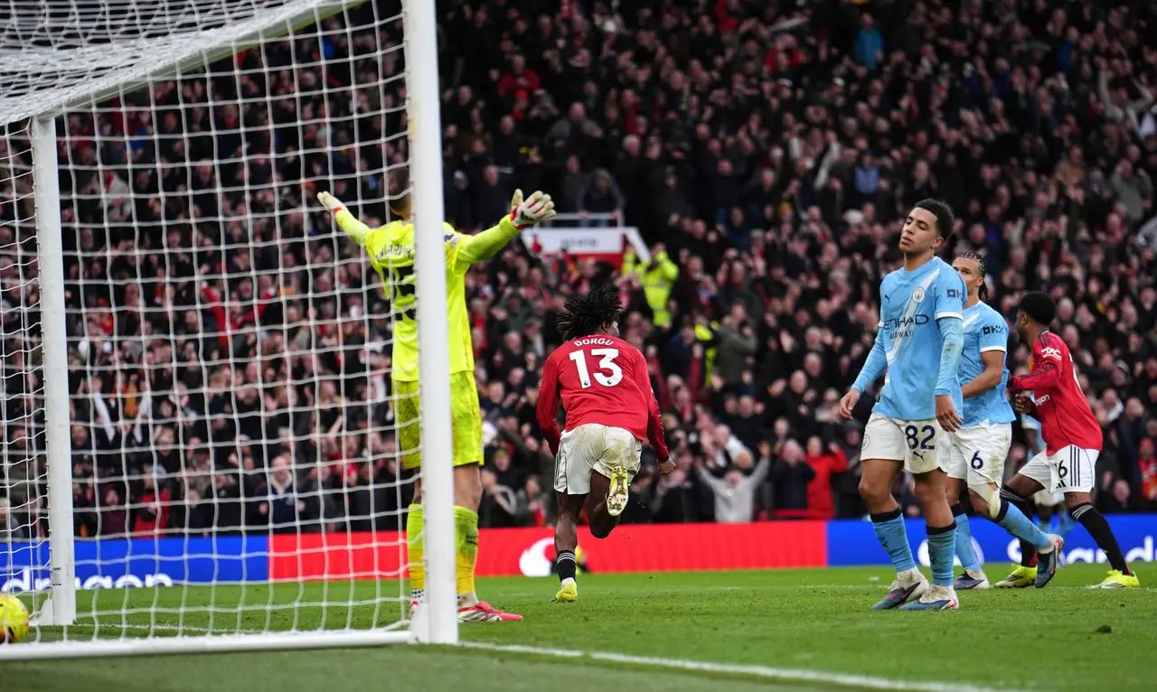 Patrick Dorgu added United's second late on 