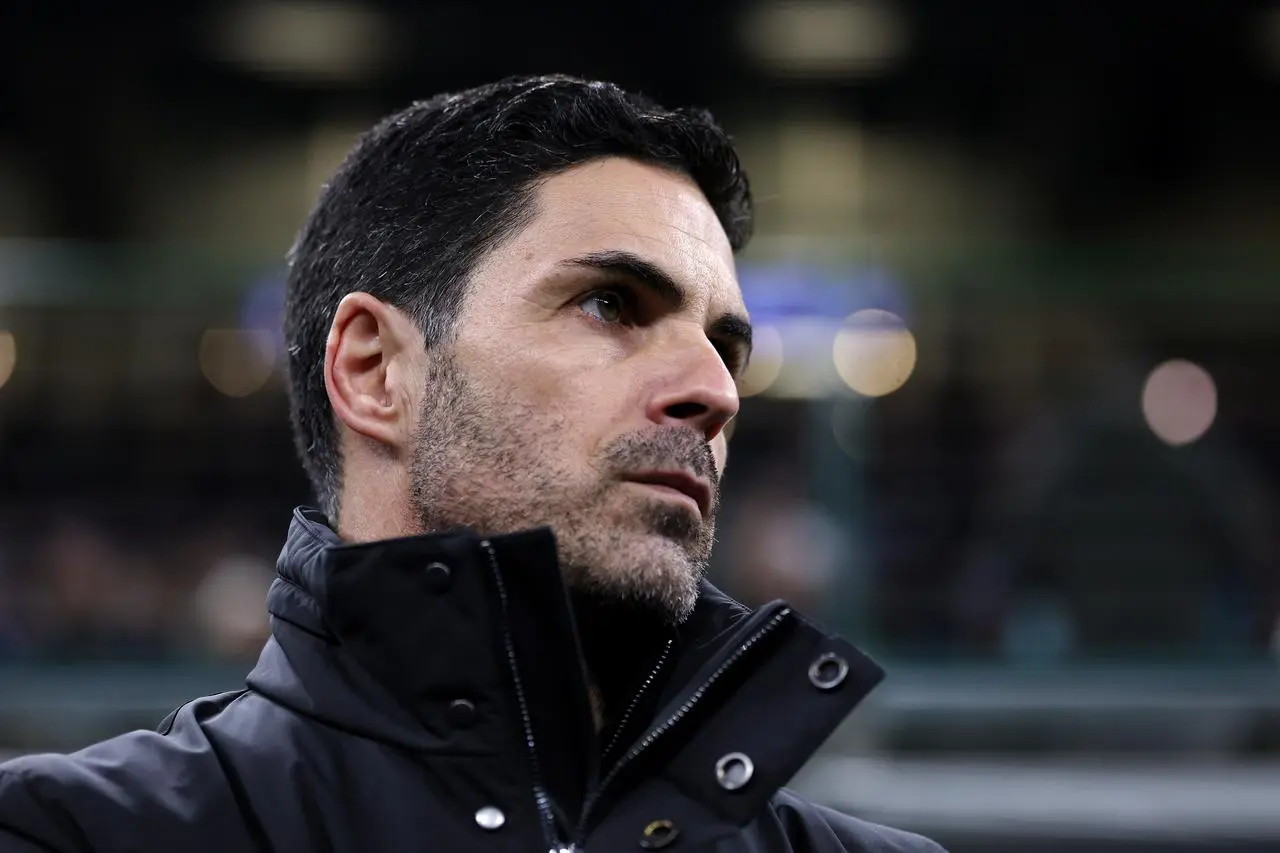 Mikel Arteta on the touch line