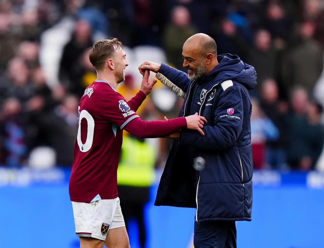 Nuno Espirito Santo with Jarrod Bowen