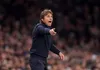 Antonio Conte shouts instructions to his Tottenham players